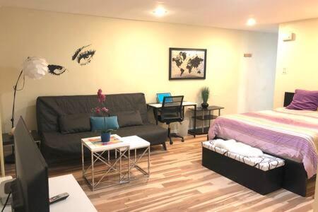 Apartment Resortsetting With Pool San Diego