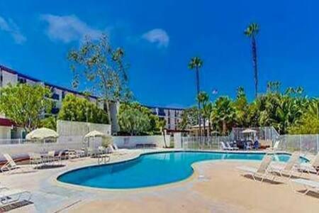 Resortsetting With Pool San Diego